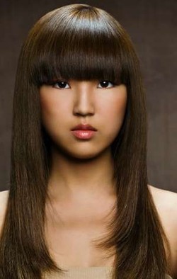 Salon Ini Tawarkan Potong Rambut Pakai Pedang Samurai dan Api