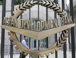 Jokowi Pangkas Subsidi BBM, ADB: Negara Berkembang Butuh Dana Infrastruktur