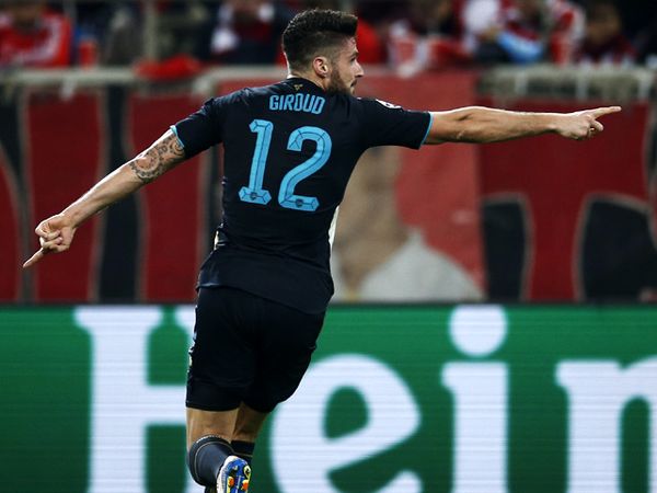 Hat-trick Giroud Loloskan Arsenal