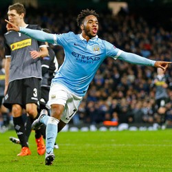 Supaya Jadi Lebih Baik, Sterling Belajar dari Messi dan Ronaldo