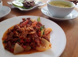 Kedai Soto Ibu Rahayu: Sluurp! Hangat Gurih Soto Wagyu dan Rica yang Istimewa Kedai Soto Ibu Rahayu: Sluurp! Hangat Gurih Soto Wagyu dan Rica yang Istimewa