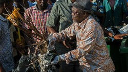 Presiden Tanzania Turun ke Jalan Membersihkan Sampah