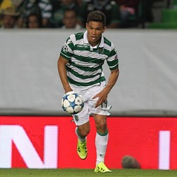 Rayakan Gol, Pemain Ini Curi Vanishing Spray Wasit