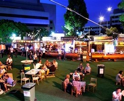 Santa di Pantai & 5 Alasan Perlu Habiskan Natal di Perth