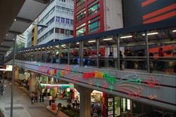 Hong Kong Punya Eskalator Outdoor Terpanjang di Dunia, 800 Meter!