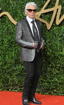 Dituduh Menjiplak Desain Sweater, Chanel Minta Maaf