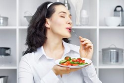 Menyantap Makanan dengan Bernafas Pelan akan Membuat Makanan Lebih Enak