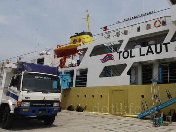 Kapal Tol Laut  Angkut Sapi Tiba di Tanjung Priok