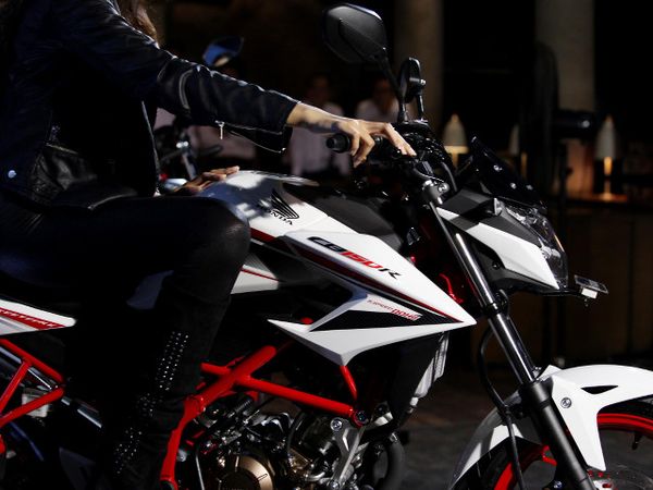 Honda Luncurkan CB150R StreetFire Edisi Khusus
