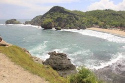 Akhir Pekan di Yogya, Ayo Singgah ke Pantai Siung