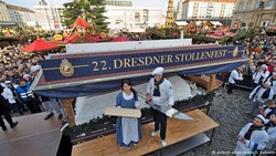Stollen Sepanjang 3,5 Meter dengan Berat 3.000 Kg dari Dresden Pecahkan Rekor