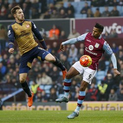 Tundukkan Villa, Arsenal Geser City dari Puncak Klasemen