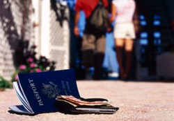 5 Hal yang Bisa Bikin Kamu Kehilangan Paspor