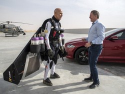 Siapa yang Lebih Tangguh, Antara Manusia Mesin Jet vs Jaguar XJR?