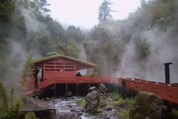 Ada Kolam Air Panas Bak Negeri Dongeng di Chile
