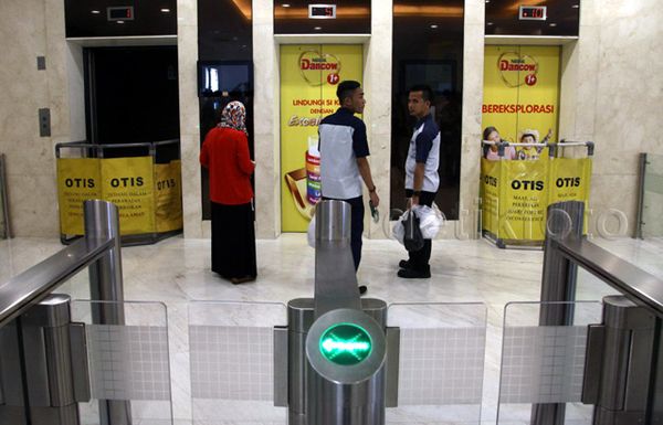 Rekonstruksi Lift Jatuh Dilakukan Tertutup