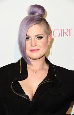 Warnai Rambut Jadi Ungu, Kelly Osbourne Habiskan Waktu Hingga 8 Jam
