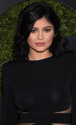 Kylie Jenner Dituduh Catut Karya Makeup Artist untuk Promosi Lipstik