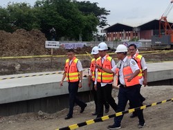 Pantau Proyek Kereta Bandara, Jokowi: Semester I-2017 Harus Beroperasi