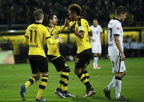 Dortmund Hempaskan Eintracht 4-1