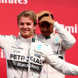 Villeneuve: Hamilton Bersikap seperti Bocah Manja Usai Pastikan Gelar
