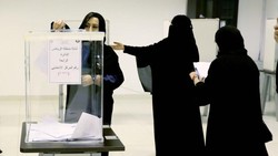 Belasan Perempuan Arab Saudi Duduk di Dewan Kota