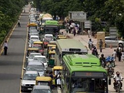 Polusi Udara Tinggi, New Delhi Berniat Larang Mobil Diesel Beroperasi