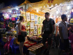 Ini Video Serunya Belanja di Pasar Ben Tanh, Ho Chi Minh