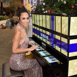 Keren! 100 Galaxy Tab Disusun Jadi Piano