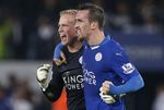 Bekuk Chelsea, Leicester ke Puncak Klasemen