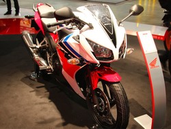 Honda Siap Gelontorkan CBR300R dan PCX Versi Baru ke Pasar
