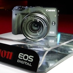 Dinilai Lemah di Mirrorless, Ini Jawaban Canon