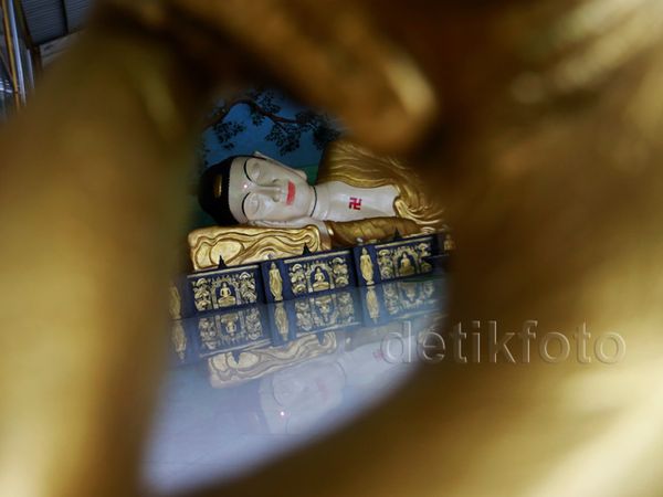 Melihat Patung Buddha Raksasa di Bogor