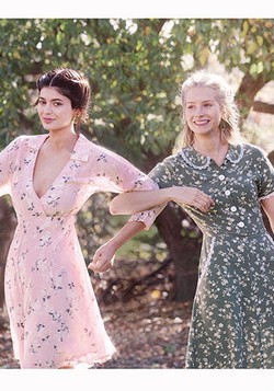 Tampil di Cover Vogue, Kylie Jenner Pose Bareng Adik Gigi Hadid & Kate Moss