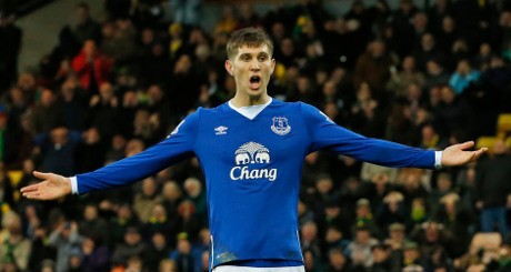 Everton Takkan Jual Stones