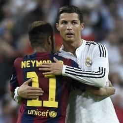 Alves: Neymar Lebih Baik daripada Ronaldo
