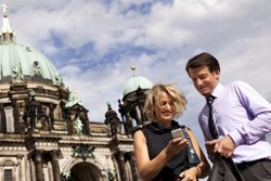 Liburan Aman Tanpa Pusing Urusan Roaming Ponsel