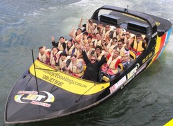 Jetboating, Naik Speedboat Gila-gilaan di Gold Coast