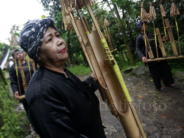 Wisata Budaya di Kampung Sindangbarang Bogor
