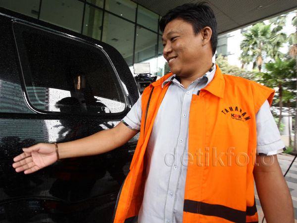 KPK Periksa Ketua DPRD Musi Banyuasin Riamon Iskandar