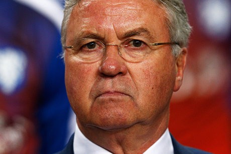 Hiddink Gantikan Mourinho di Chelsea?