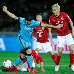 Hat-trick Suarez Bawa Barca ke Final