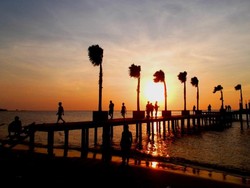Teluk Awur, Pantai Favorit Anak Muda di Jepara