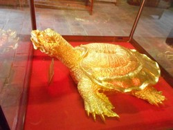 Kuil Sastra dan Kura-kura Emas di Hanoi