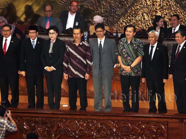 Paripurna DPR Sahkan 5 Pimpinan KPK Terpilih