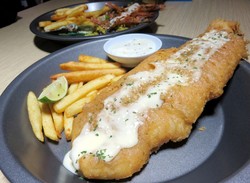 Fish Streat: Gurih Lembut Fish and Chips Berlumur Saus Tartar dengan Harga Ekonomis