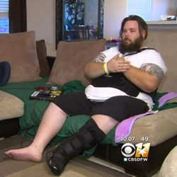 Lagi Asyik Main Fallout 4, Gamer Ditabrak Mobil