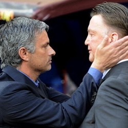 Van Gaal Terkejut Lihat Perpisahan Mourinho dan Chelsea