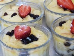 Menu Natal: Paduan Roti Hangat dalam Bread Pudding dan Wedang