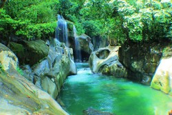 Menikmati Segarnya Air Terjun Nyarai di Padang Pariaman